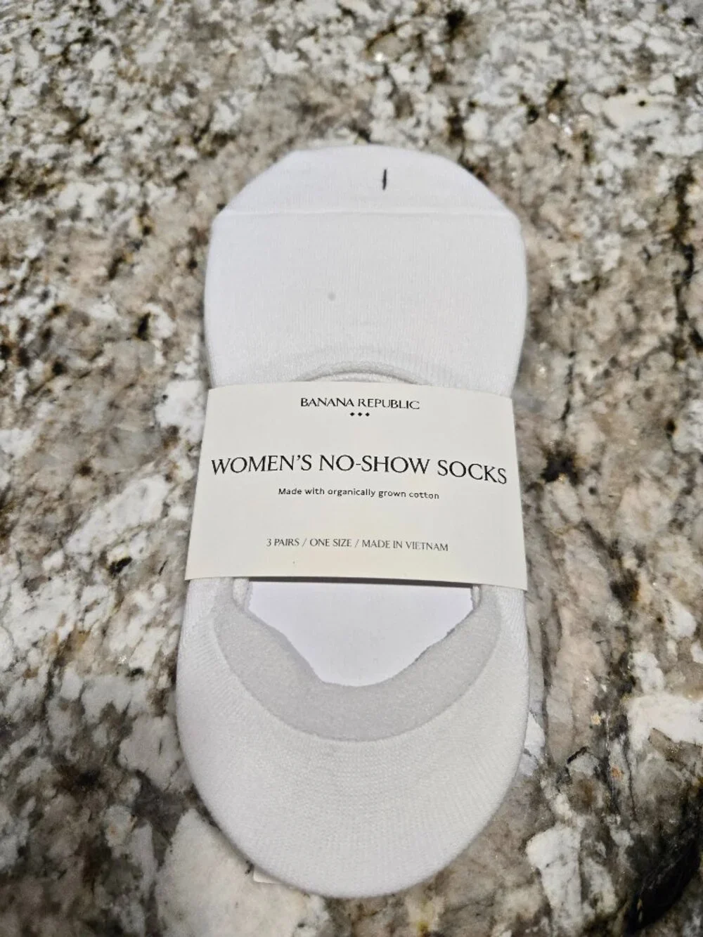 Banana Republic 3-Pairs Women's No-Show White Socks, New with Tags, Retails $25